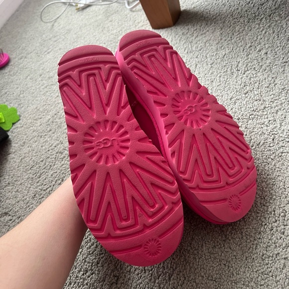 Ugg Classic Ultra Mini Boots - Picture 3 of 4